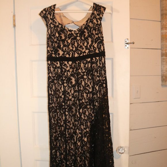 Evening Gown - Picture 1 of 4